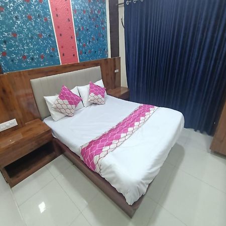Hotel Om Sai Navi Mumbai Kültér fotó