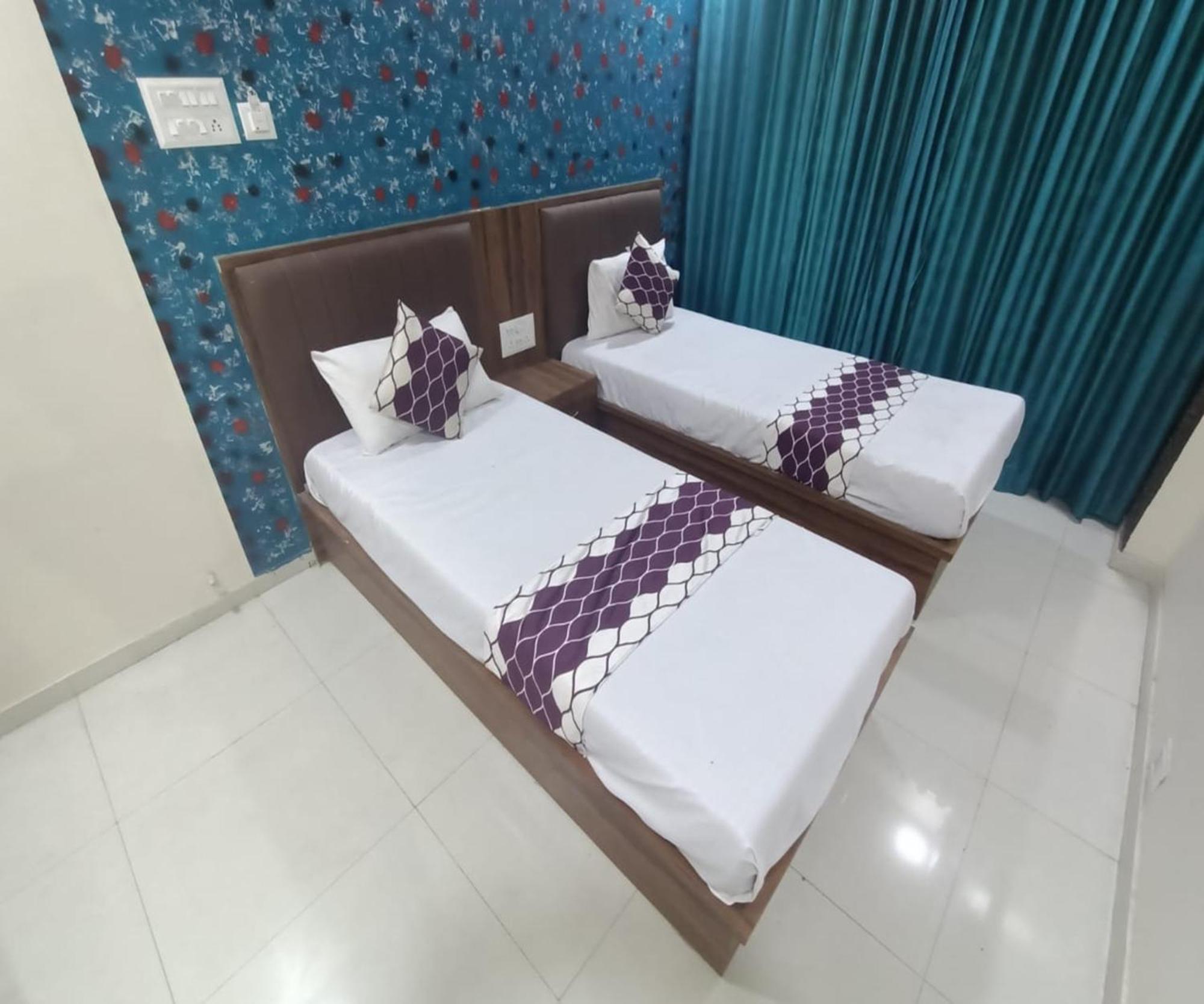 Hotel Om Sai Navi Mumbai Kültér fotó