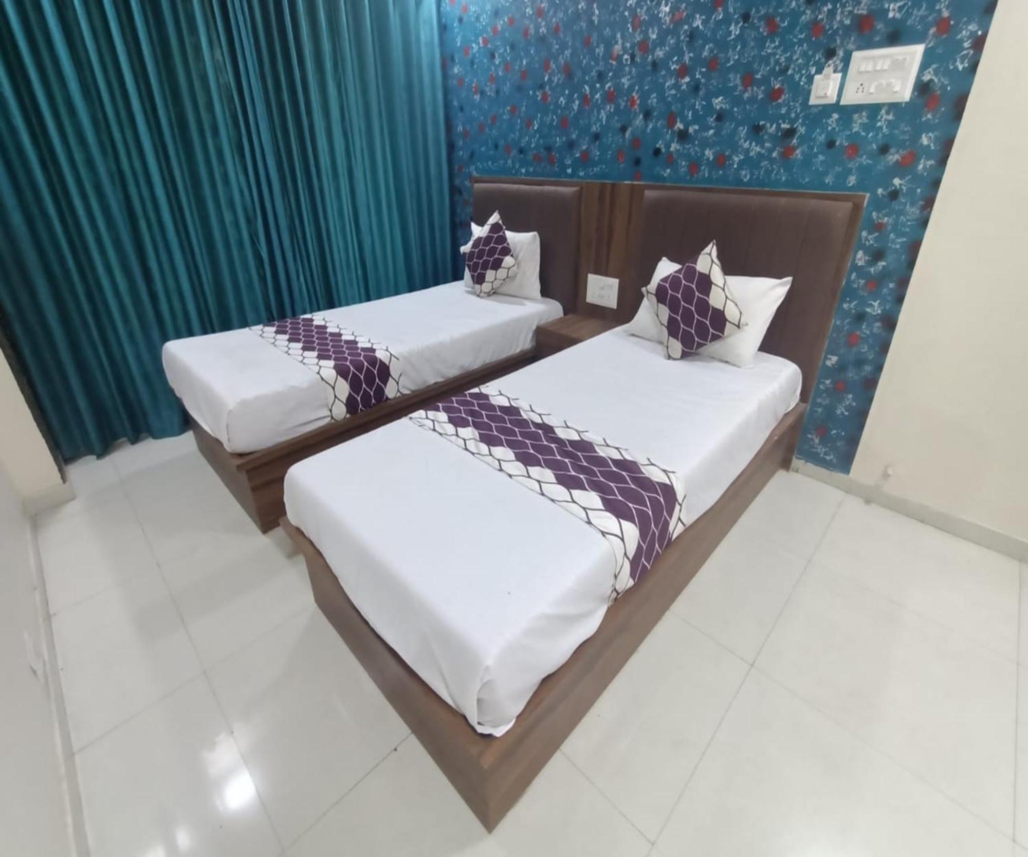 Hotel Om Sai Navi Mumbai Kültér fotó