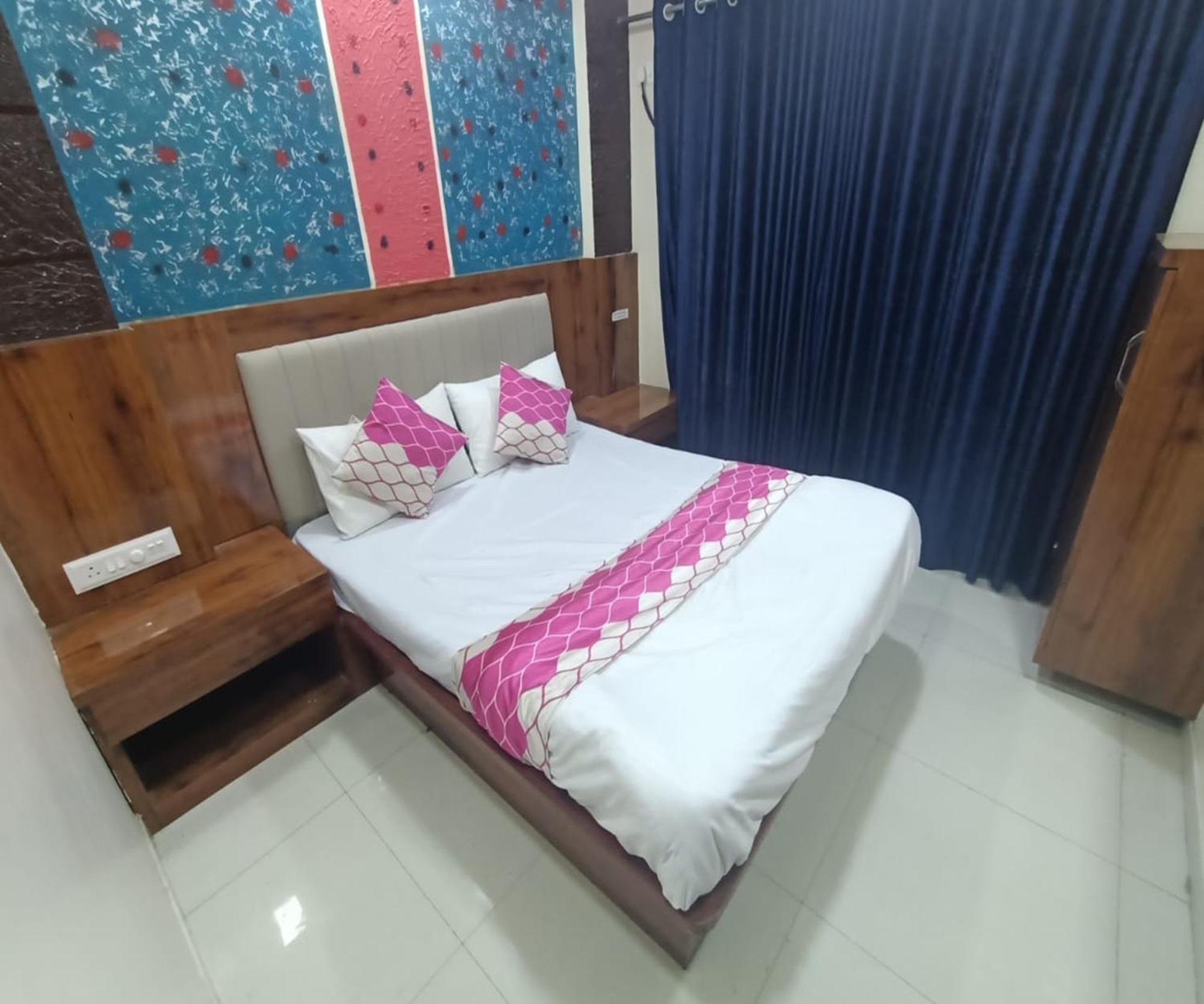 Hotel Om Sai Navi Mumbai Kültér fotó