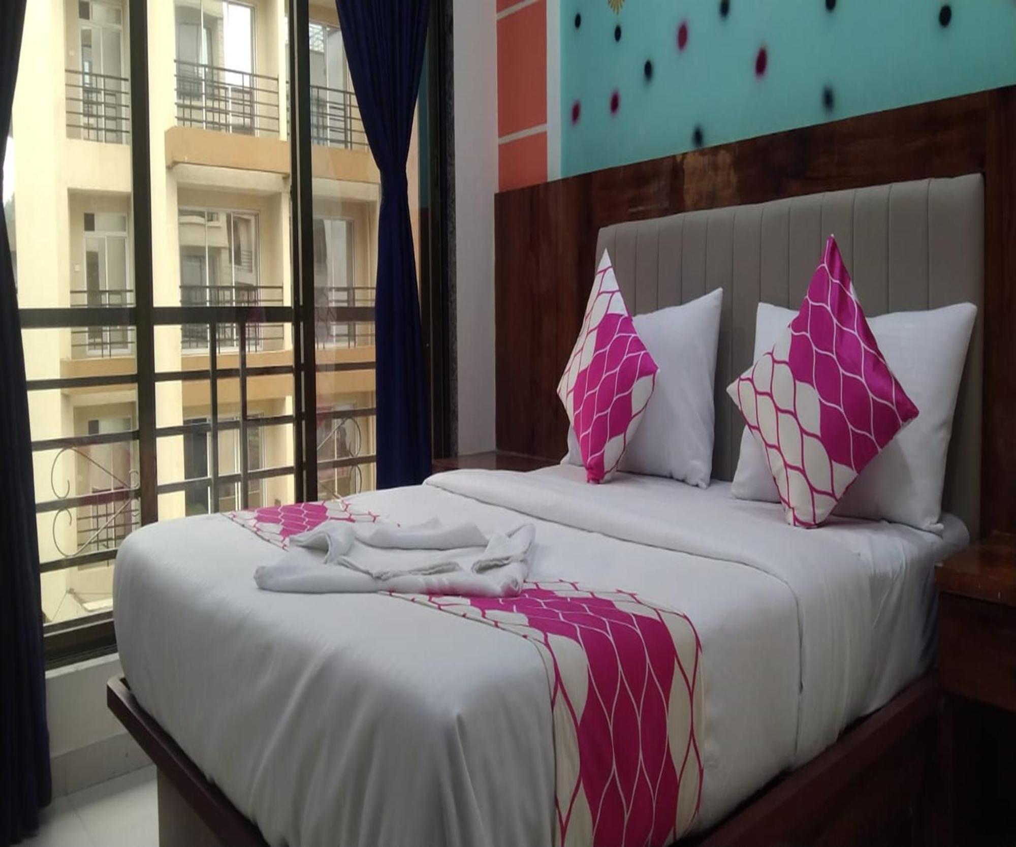 Hotel Om Sai Navi Mumbai Kültér fotó